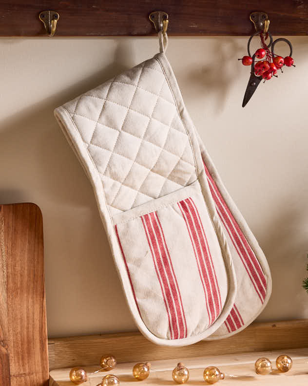 Vintage Bakers Stripe Oven Gloves