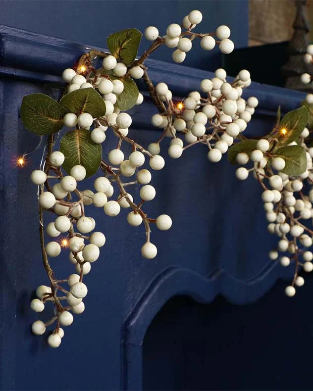 White Mistletoe Pre-Lit Garland