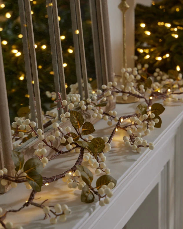 White Mistletoe Pre-Lit Garland - 150cm