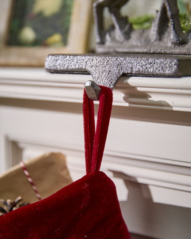 Chaussette de Noël en velours rouge de Knightsbridge