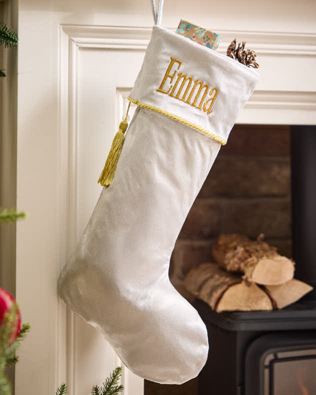 Personalised Christmas Stocking Velvet Custom Vintage Style Fireplace Mantelpiece Gift Present Sack Stocking with Hanging Tassel Decoration