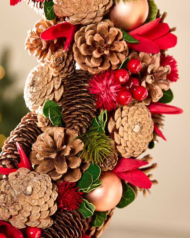 Wreaths - Canterbury Christmas Wreath 50cm
