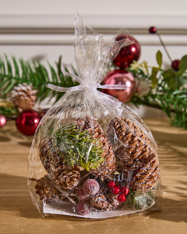 Decorative Pot - Frosted Berries Pinecone Pot Pourri