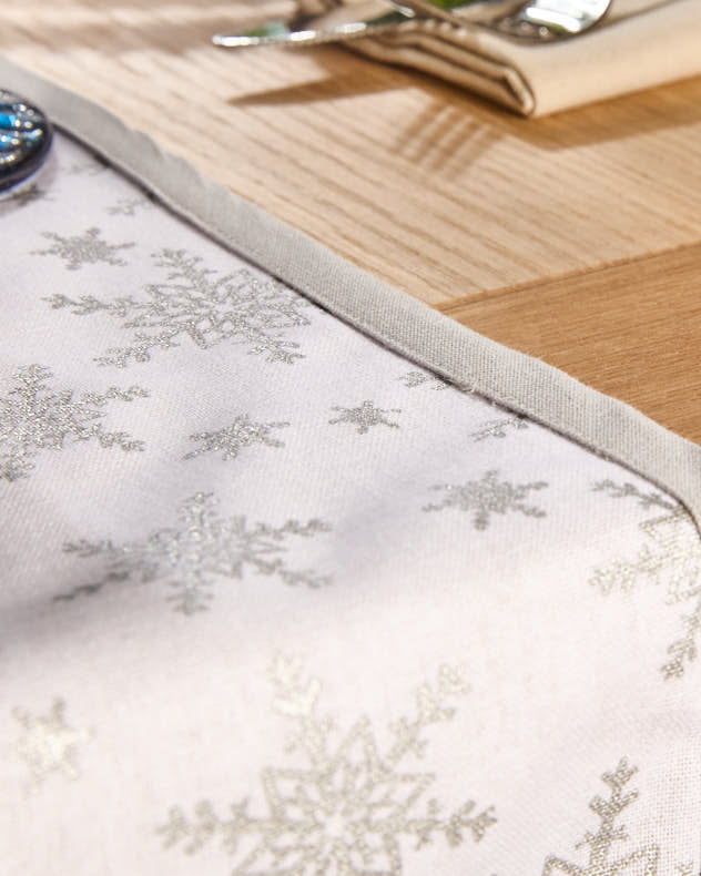 Christmas Shooting Star Table Runner