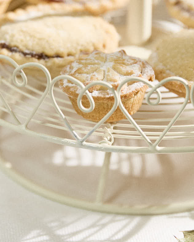 Ivory Bird Double Tier Cake Stand