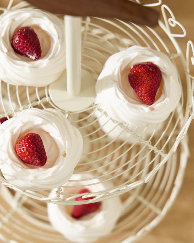 Ivory Bird Double Tier Cake Stand