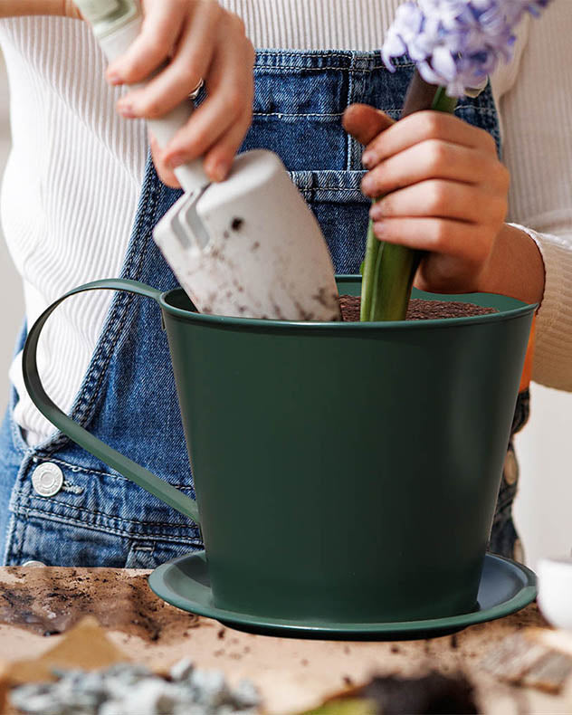 Pot de fleurs en forme de tasse à thé vert émeraude