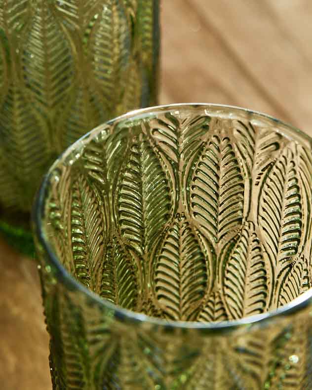 Botanischer grüner Becher