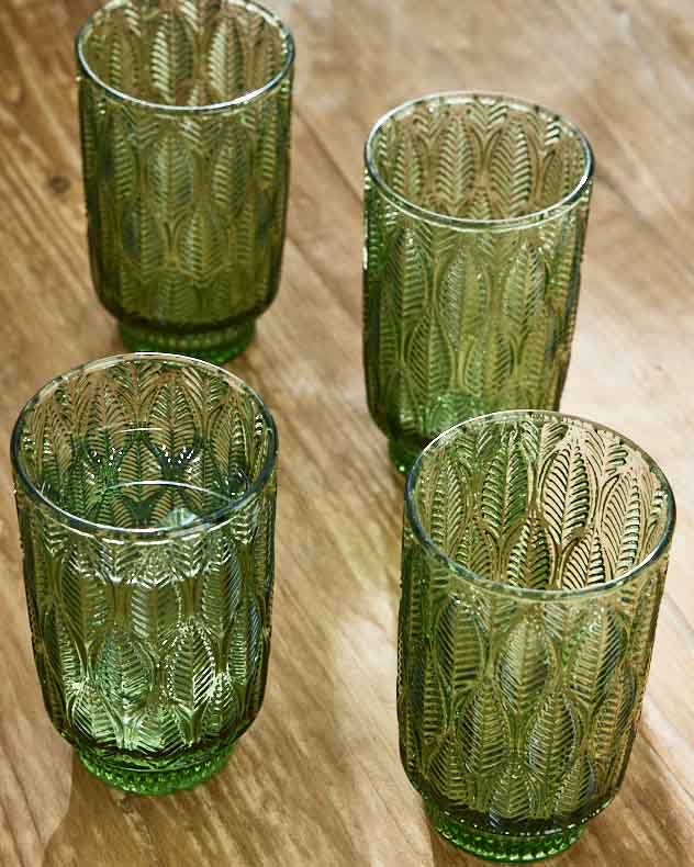 Botanischer grüner Becher