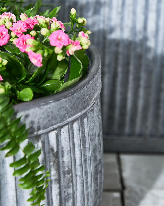 Set of 3 Ribbed Metal Tub Planters