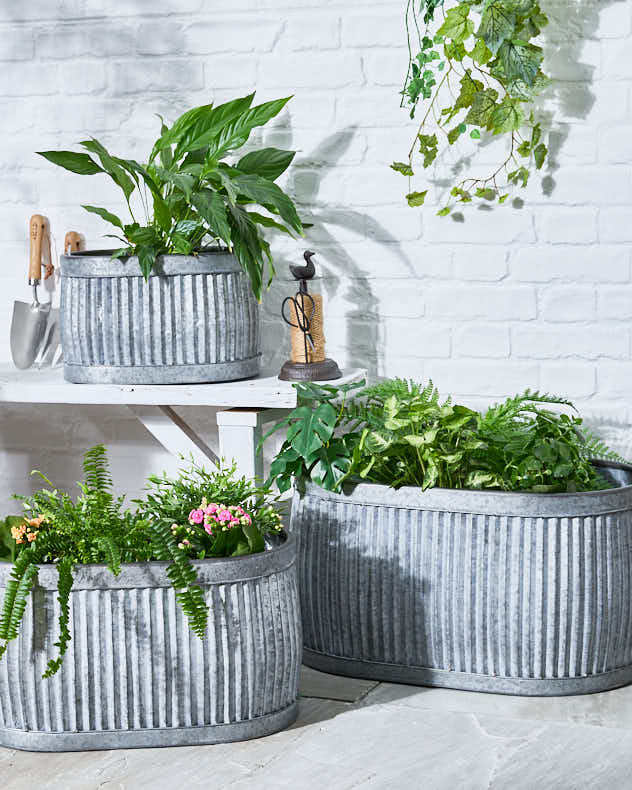 Set of 3 Ribbed Metal Tub Planters