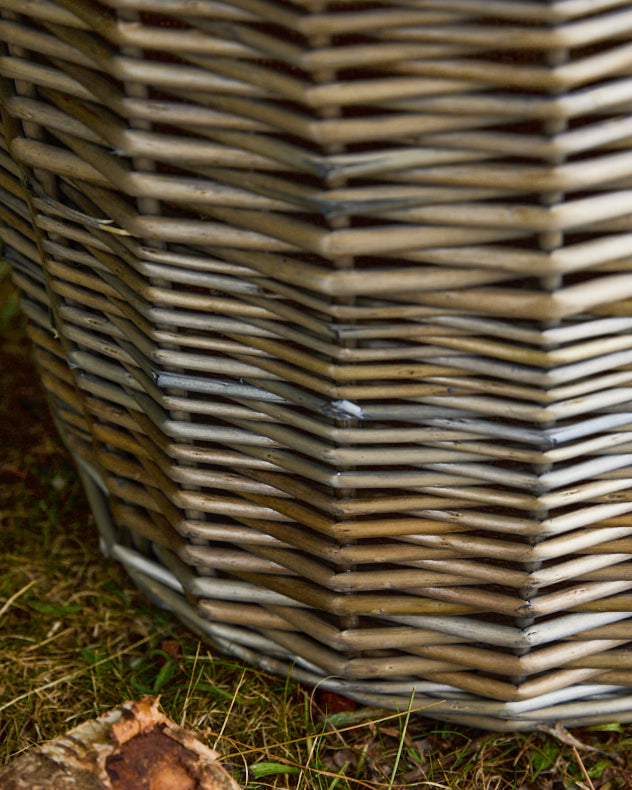 Large Lined Wicker Log Basket bottom