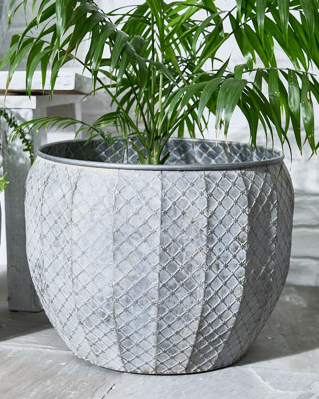 Set of 3 Textured Metal Planter Tubs