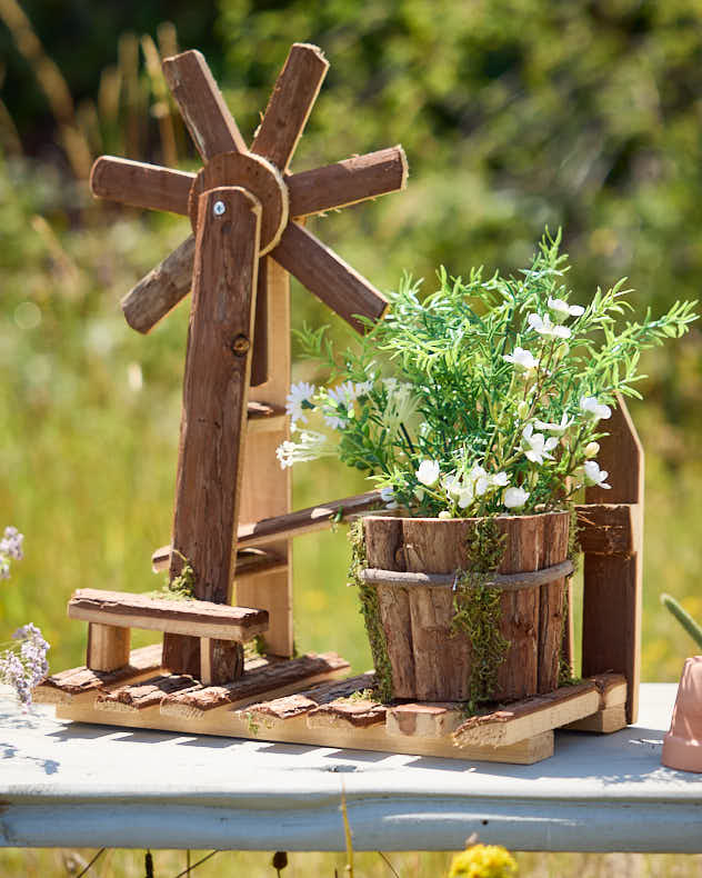 Epping Windmill Planter