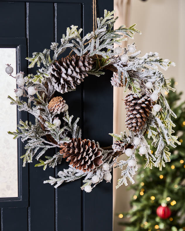 Winter Snowdrift Wreath