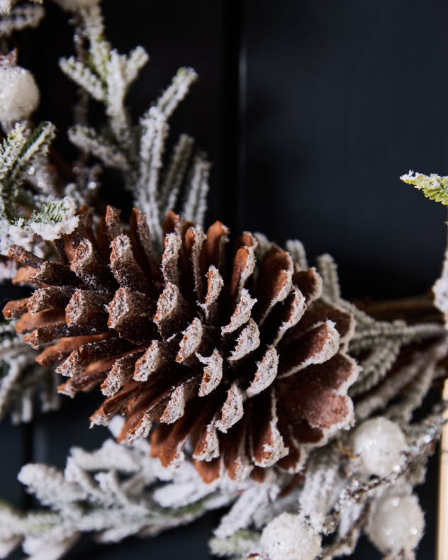 Winter Snowdrift Wreath