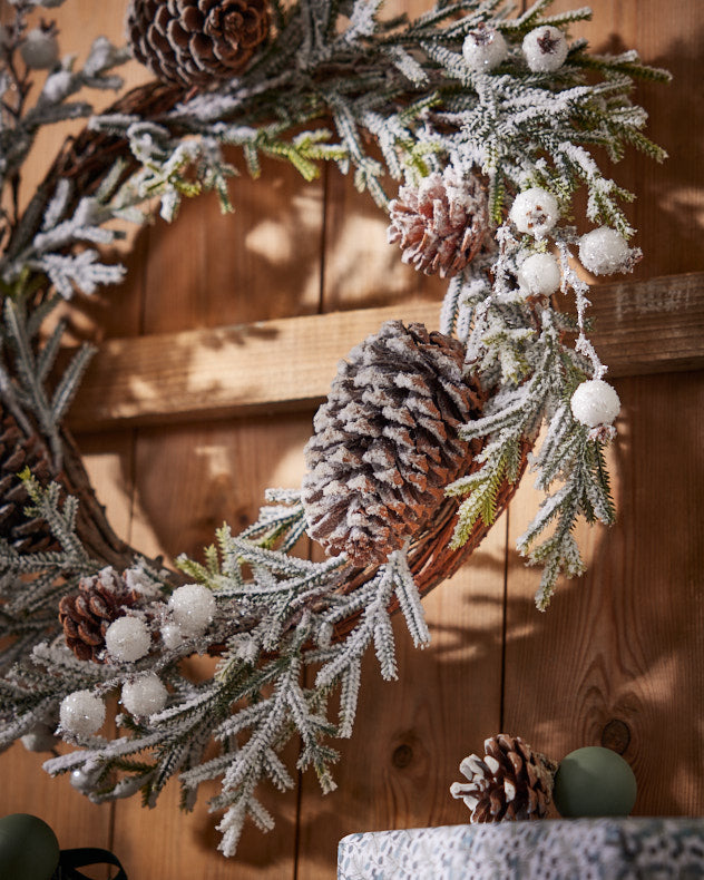 Winter Snowdrift Wreath 50cm