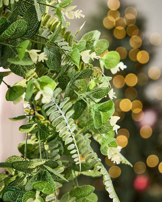 Autumn Botanicals Wreath closeup