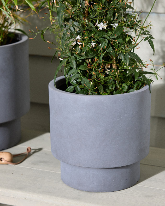 Noma Grey Footed Planter Collection