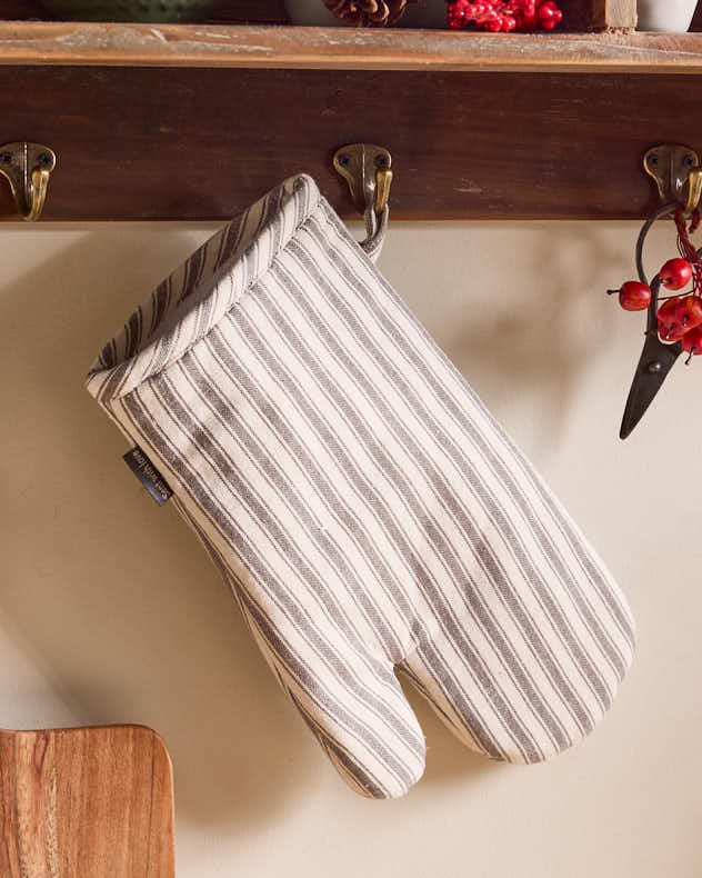 Pyreneés Stripe Cotton Oven Glove