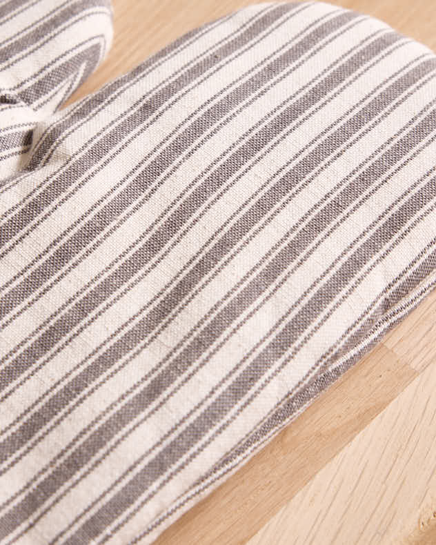 Pyreneés Stripe Cotton Oven Glove