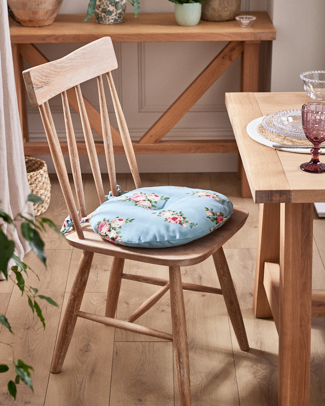 Round seat clearance pads with ties