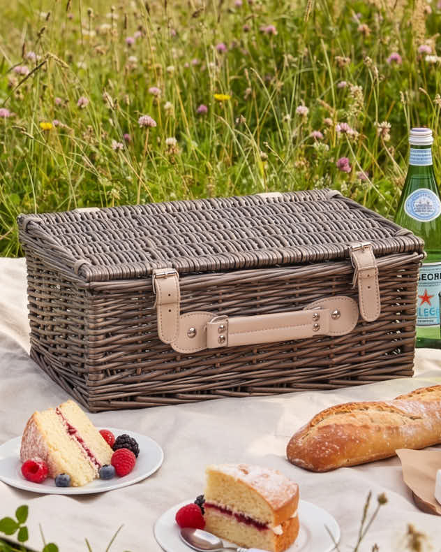 2 Person  Wicker Picnic Basket &amp; Accessories