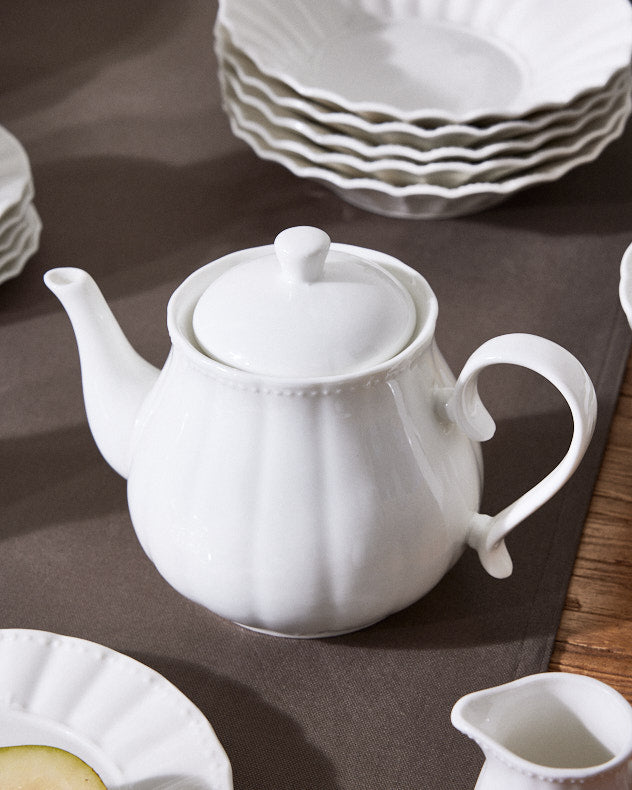 Mysa White Porcelain Tea Pot