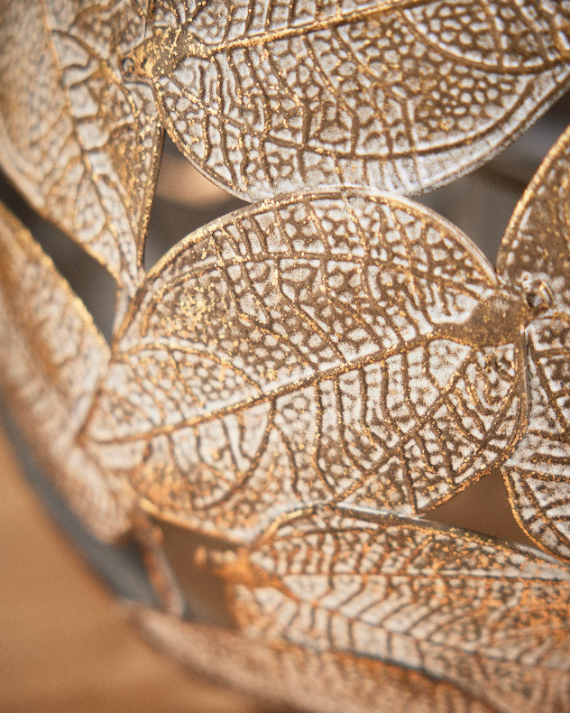 Grande poire botanique dorée