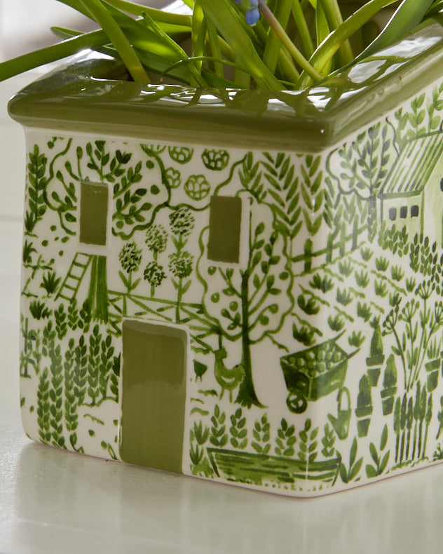 Pots &amp; Planters - Green &amp; White Painted House Planter