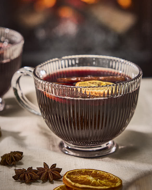 Palermo Tasse mit Fuß und Prägung