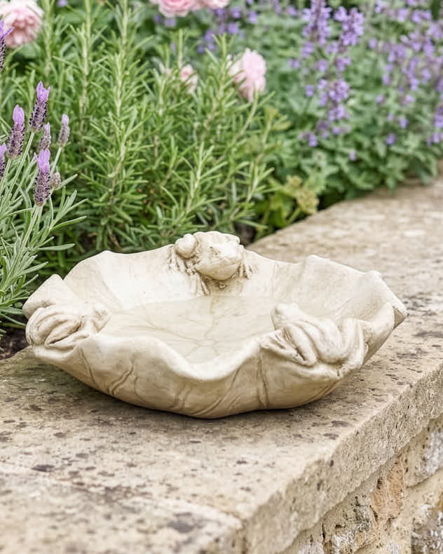 Frogs on Leaf Stone Bird Dish
