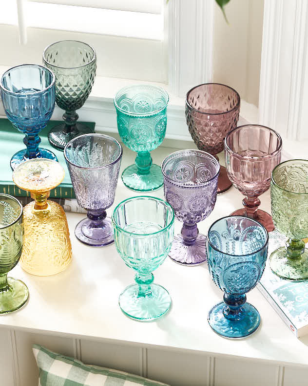 Mix and Match Embossed Wine Goblets Vintage Style Embossed Wine Glasses Dishwasher Safe Glassware Set Kitchen Dining Room Wine Glass Set