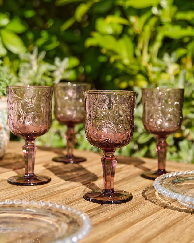 Lucena Amethyst Wine Glass