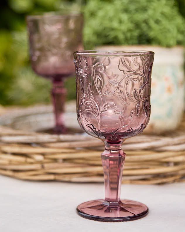 Lucena Amethyst Wine Glass