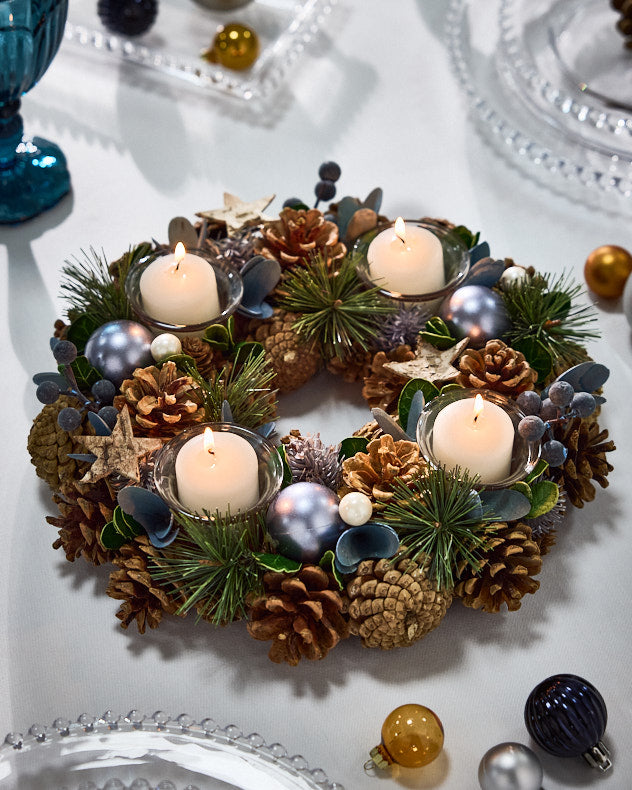 Centre de table de Noël en forme de pomme de pin et de bougie chauffe-plat