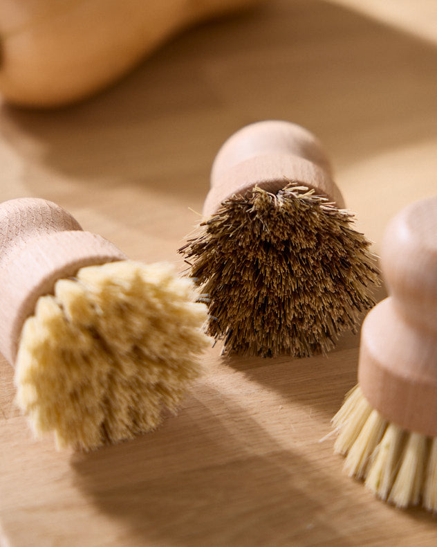 Kitchen Accessories - Set of 3 Wooden Vegetable Scrubbers