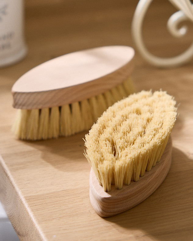 Natural Wood Kitchen Accessories - Set of 2 Wooden Scrubbing Brushes