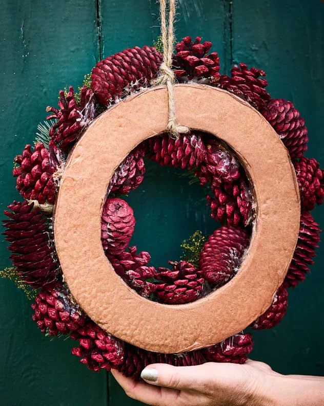 Cluster Berries Red Wreath 30cm backside