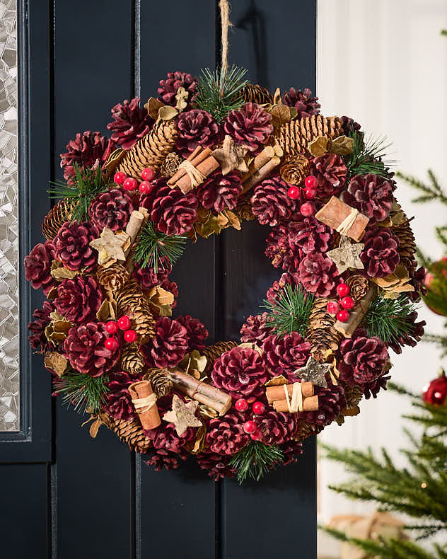 Cinnamon Stars Wreath