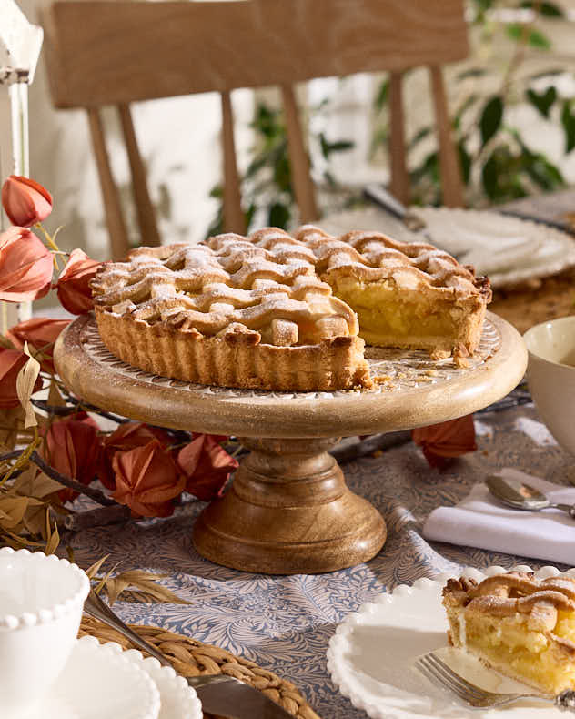 Ordino Carved Wooden Cake Stand