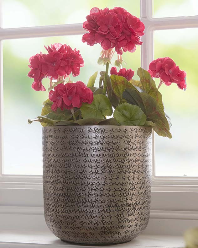 Zaio Hammered Metal Planters