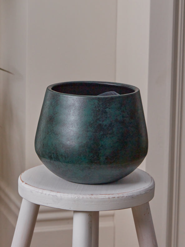 Saka Green Rounded Planter