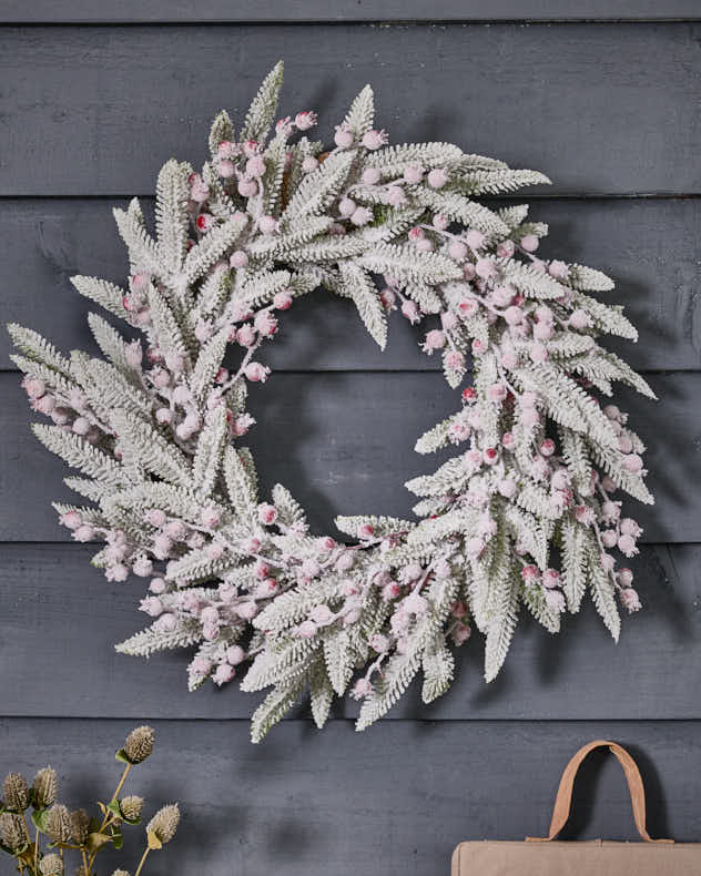 Couronne de baies givrées Hampton 50 cm