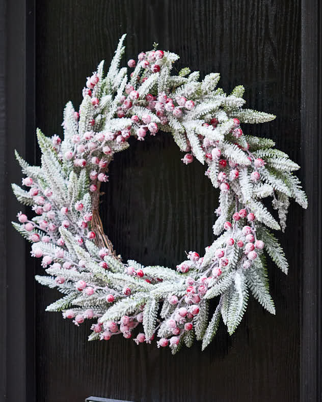 Couronne de baies givrées Hampton 50 cm