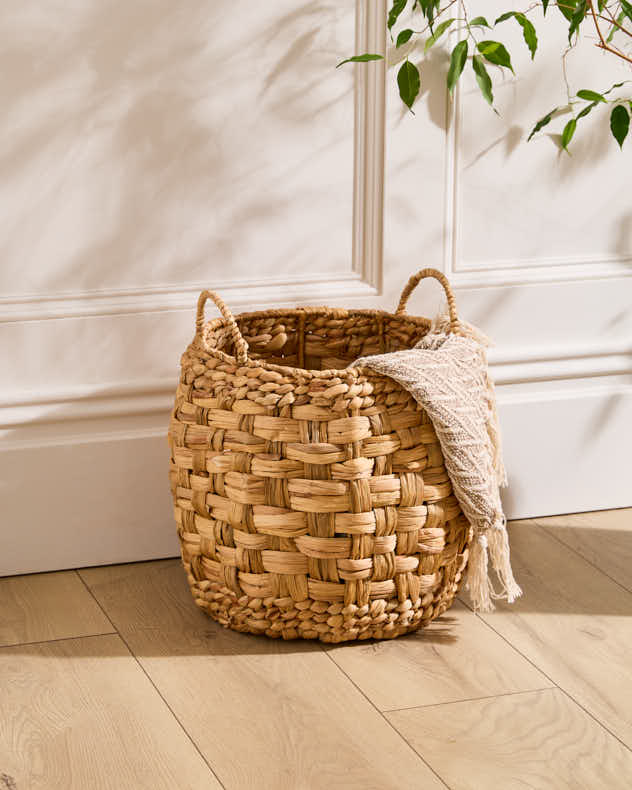 Baskets M - Lakelyn Water Hyacinth Round Basket