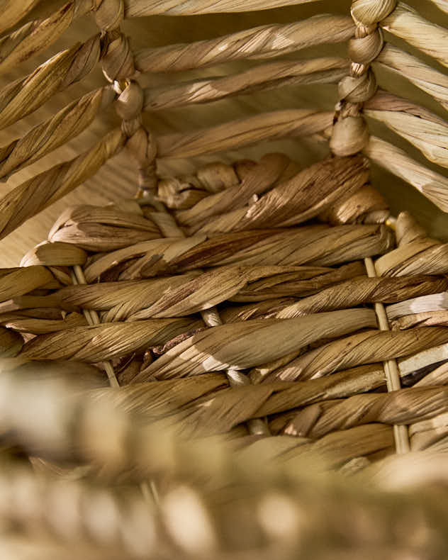 Water Hyacinth Open Weave Scalloped Basket