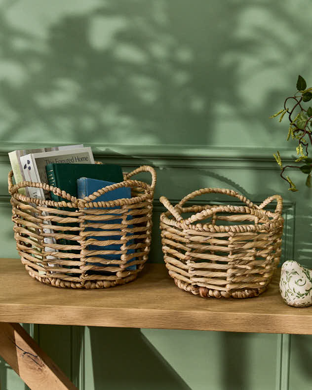 Water Hyacinth Open Weave Scalloped Basket