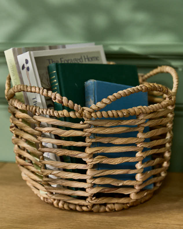 Water Hyacinth Open Weave Scalloped Basket