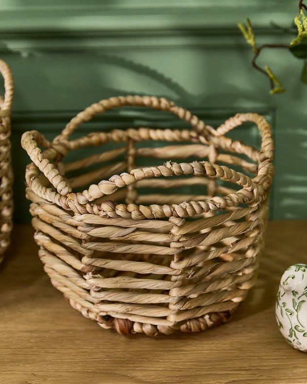 Baskets L - Water Hyacinth Open Weave Scalloped Basket